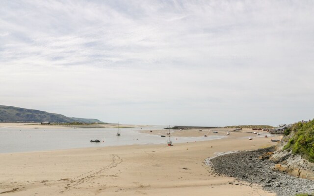 Abermaw Views