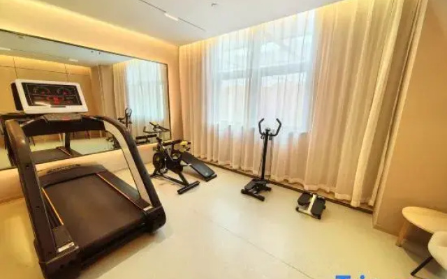 Home Inn (Sports Center, KangBo Avenue, Dezhou Development Zone)