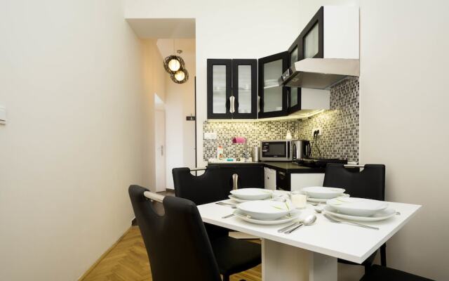 Black & White Apartment by Wenceslas Sq.