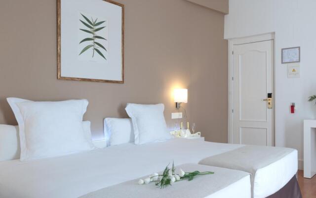 Alcazar Hotel