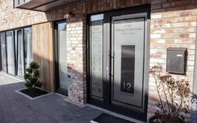 The Townhouse Apartment