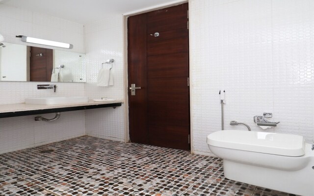 OYO 12823 Hotel Pearl Avenue