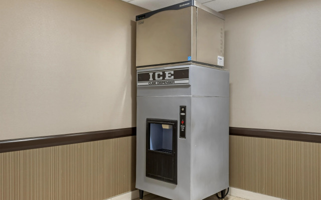 Best Western Plus Red Deer Inn & Suites