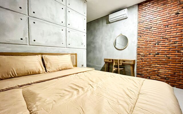 Rattanhaus R Signature