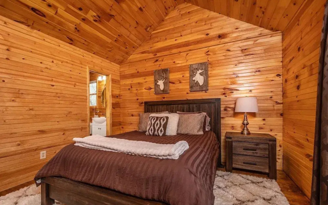 Bearly Beehaven by Taylor Made Deep Creek