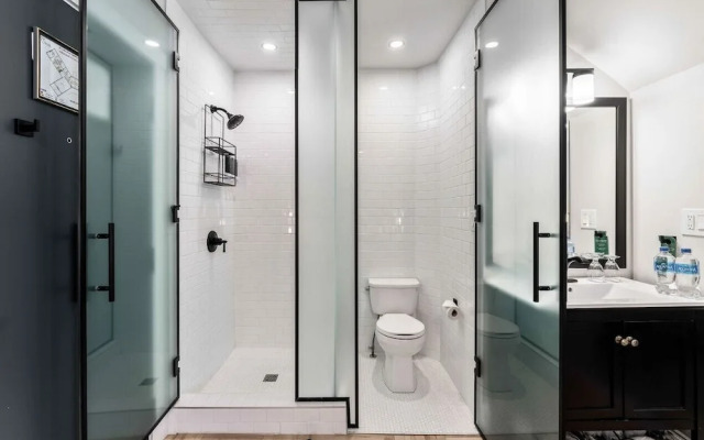 The Inn On Officers Garden