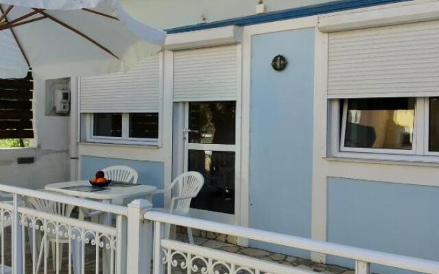 Alpha apartment, Ireon Samos
