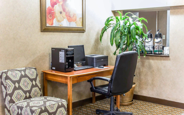 Rodeway Inn & Suites