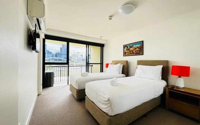 River Plaza Apartments