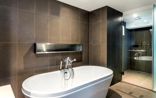 Hilton Garden Inn Bangkok Silom