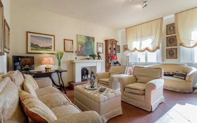 Casa Emy in Lucca With 3 Bedrooms and 2 Bathrooms