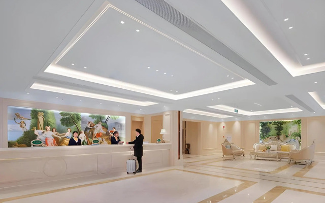 Vienna International Hotel (Causeway Bay Plaza Honggutan Center Nanchang)