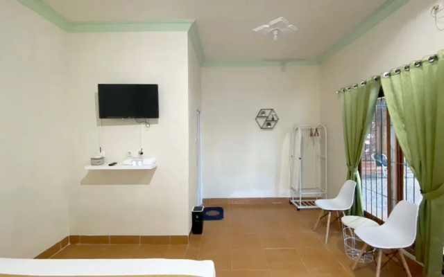 Adipura Guesthouse Syariah RedPartner near Terminal Nganjuk