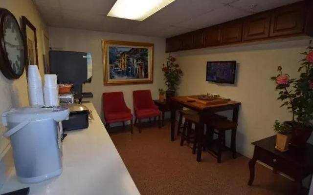 Catalina Courtyard Suites