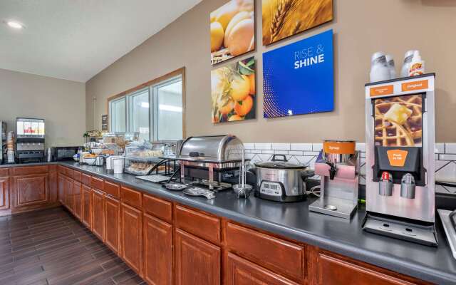 Comfort Inn Muscatine near Hwy 61