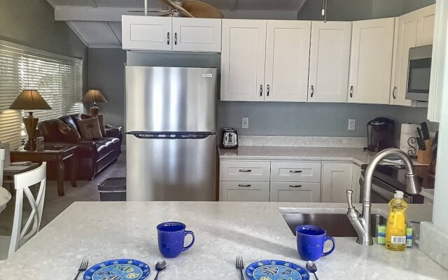 Peacock Bungalow - Right