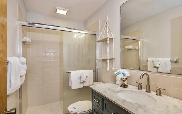 Vallie's Villa & Monty's Place