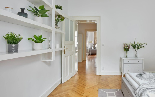Deluxe Apartment in Lesser Town by Prague Days