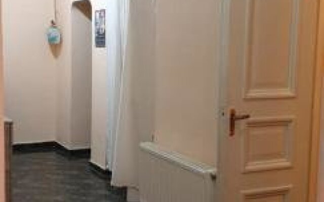 2 BR Dream House Near Liberty Square