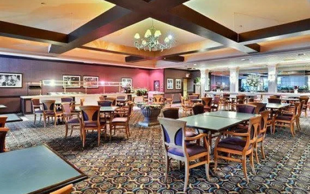 Rodeway Inn & Suites & Conference Center