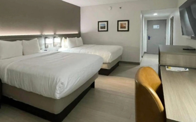 Comfort Inn & Suites Syracuse-Carrier Circle
