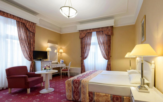 Danubius Hotel Astoria City Center - Image 6