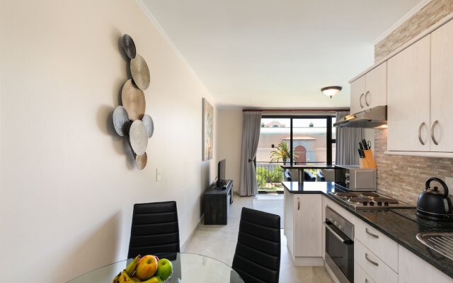 Island Club LA302 by CTHA