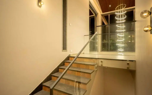 Cloud7 Waves Luxury 4 BHK Villa by Elivaas