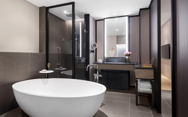 The Langham, Gold Coast and Jewel Residences