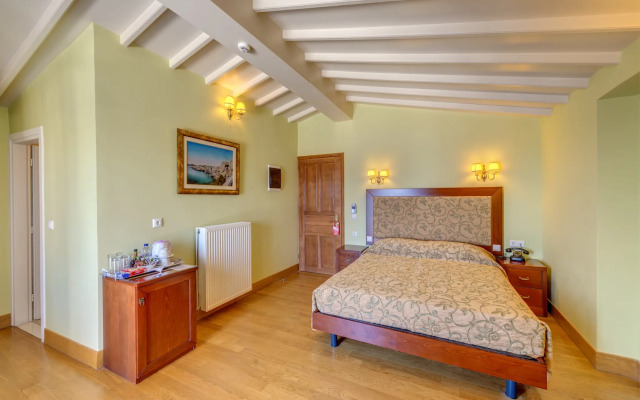 Apollonion Palace Hotel