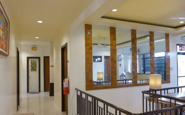 Rozen Suites Paradise