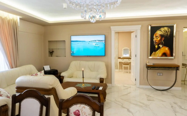 Paradise Center Apartment 1