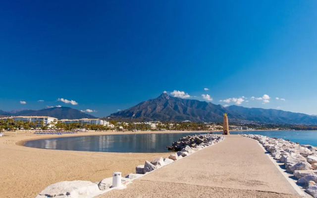 Marbella Pool House Ph24 on sea Shore