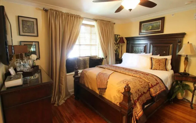 Casa Grandview Historic Luxury Inn Cottages and Suites