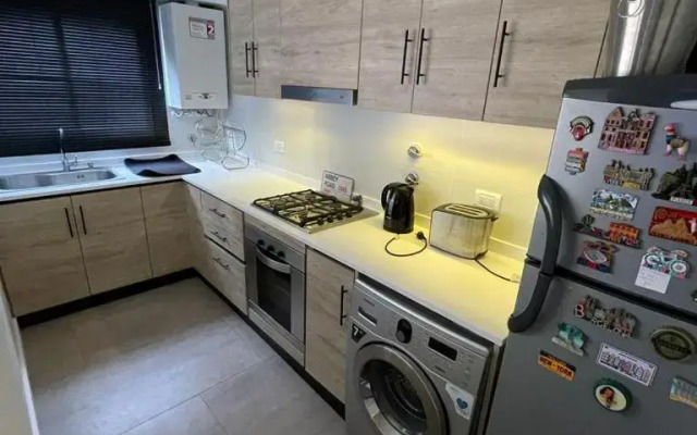 Departamento Moderno - Equipado y Con Cochera Privada