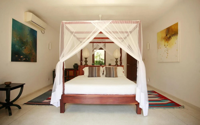 Elevated Villa Overlooking Tranquil Koggala Lake