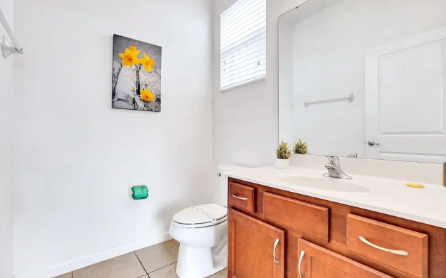 Waterfront Pet-friendly Home w Pool-spa-games-bbq