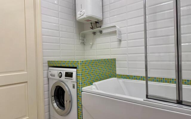 Apartments Pro (Apartments Pro) on Novo-Sadovaya street 106M