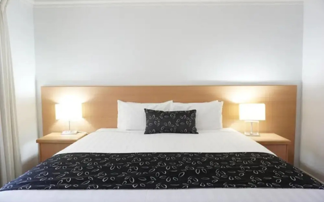 Best Western Charles Sturt Suites & Apartments