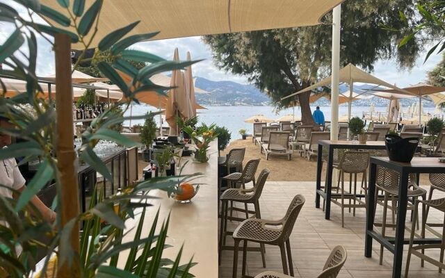 Farrys Boutique Hotel & Beach Club