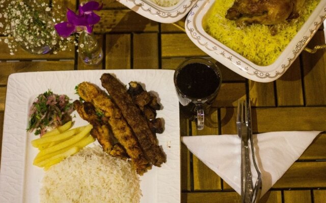 Aram House Hotel Apartments