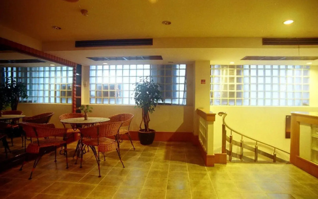 Ebina House