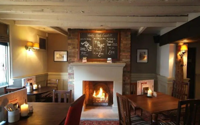 Cross Roads Hotel by Greene King Inns
