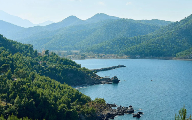 Xenia Residence & Suites