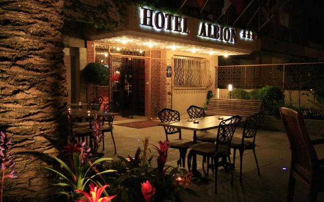 Hotel Albion