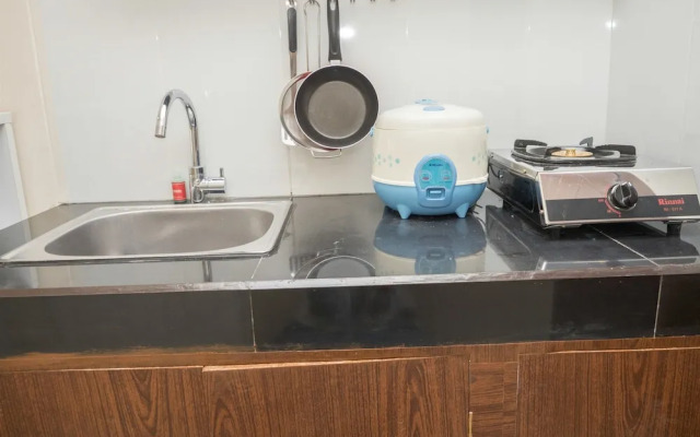 Studio Gateway Pasteur Apartment near Pasteur Exit Toll By Travelio