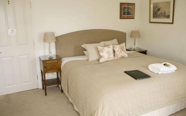 2-bed Apartment in High Wycombe Private Garden