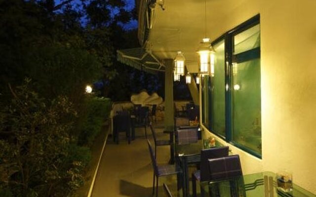 Elmar Hotel