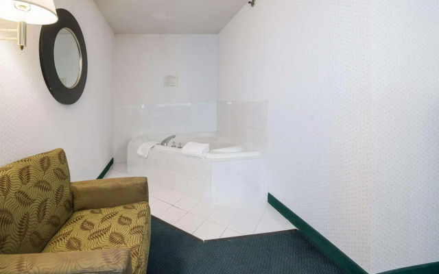 Rodeway Inn Urbana Champaign University Area