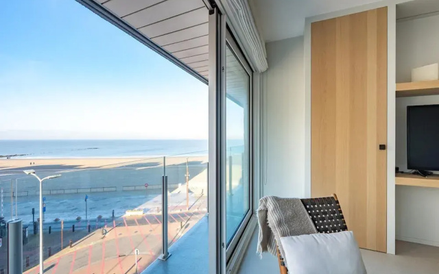 Apartment by the Beach With Stunning Sea View